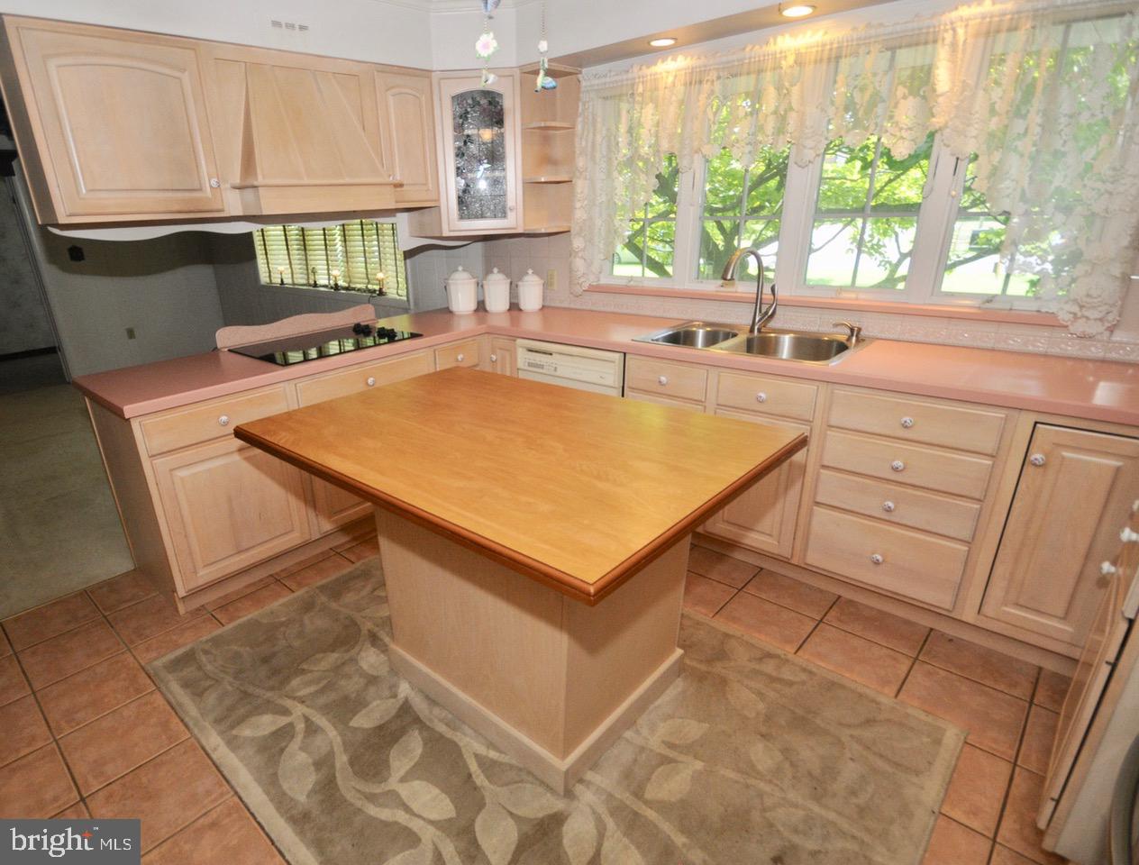 15 South Stumpy Road Carneys Point, NJ 08069 - Photo 8 of 34 Gallery Image 8