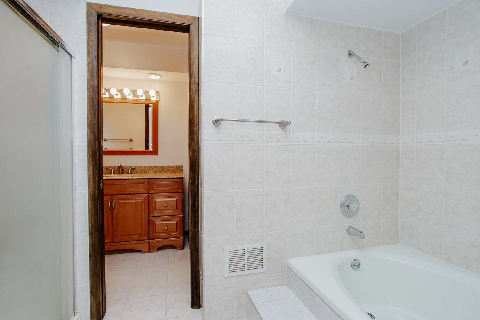 1900 Landwehr Road Northbrook, IL 60062 - Photo 39 of 55