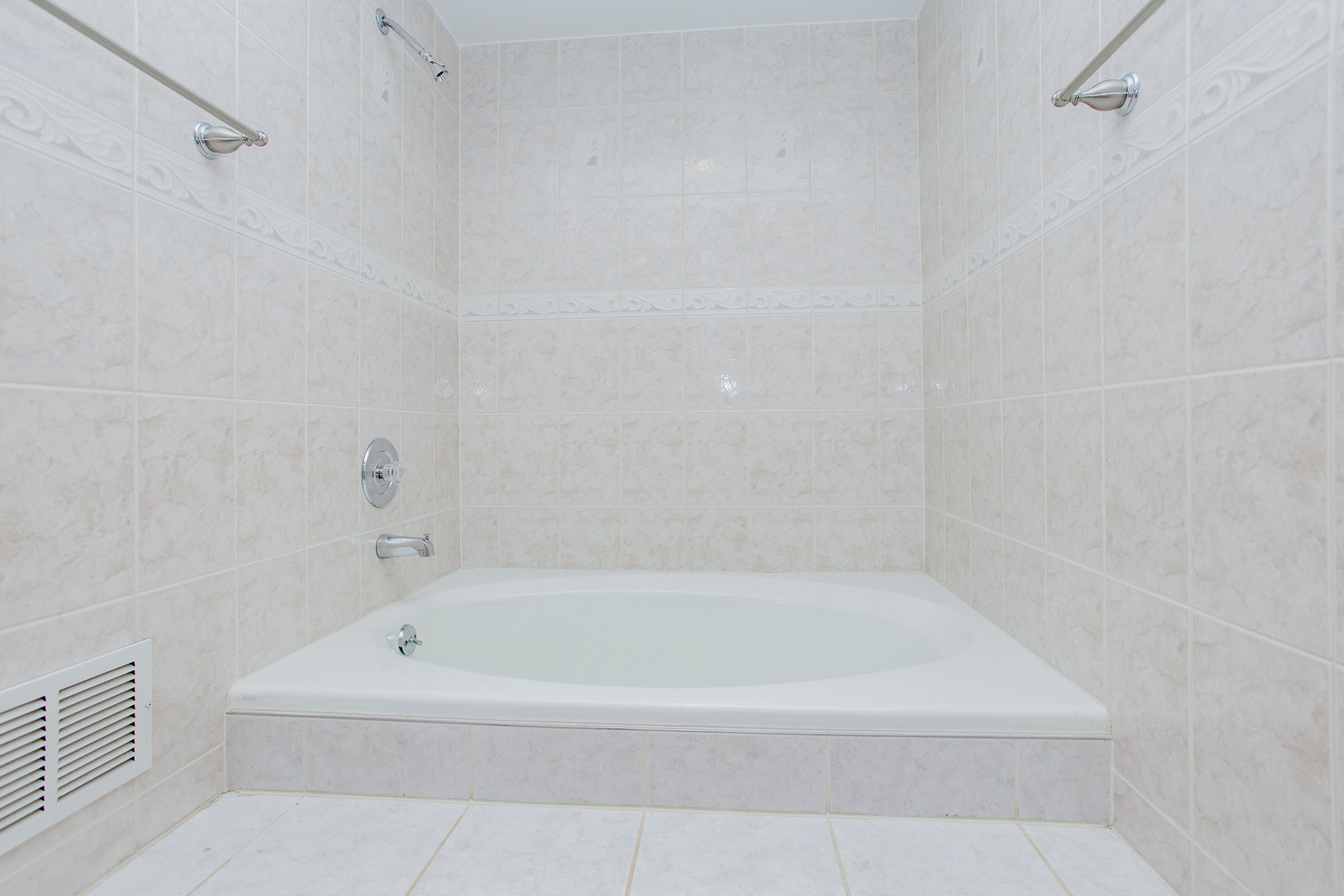 1900 Landwehr Road Northbrook, IL 60062 - Photo 40 of 55