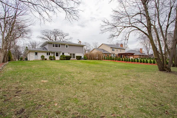 $850,000 | 1900 Landwehr Road, Northbrook, IL 60062