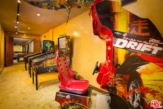 $247,500 | 10066 Cielo Drive, Beverly Hills, CA 90210