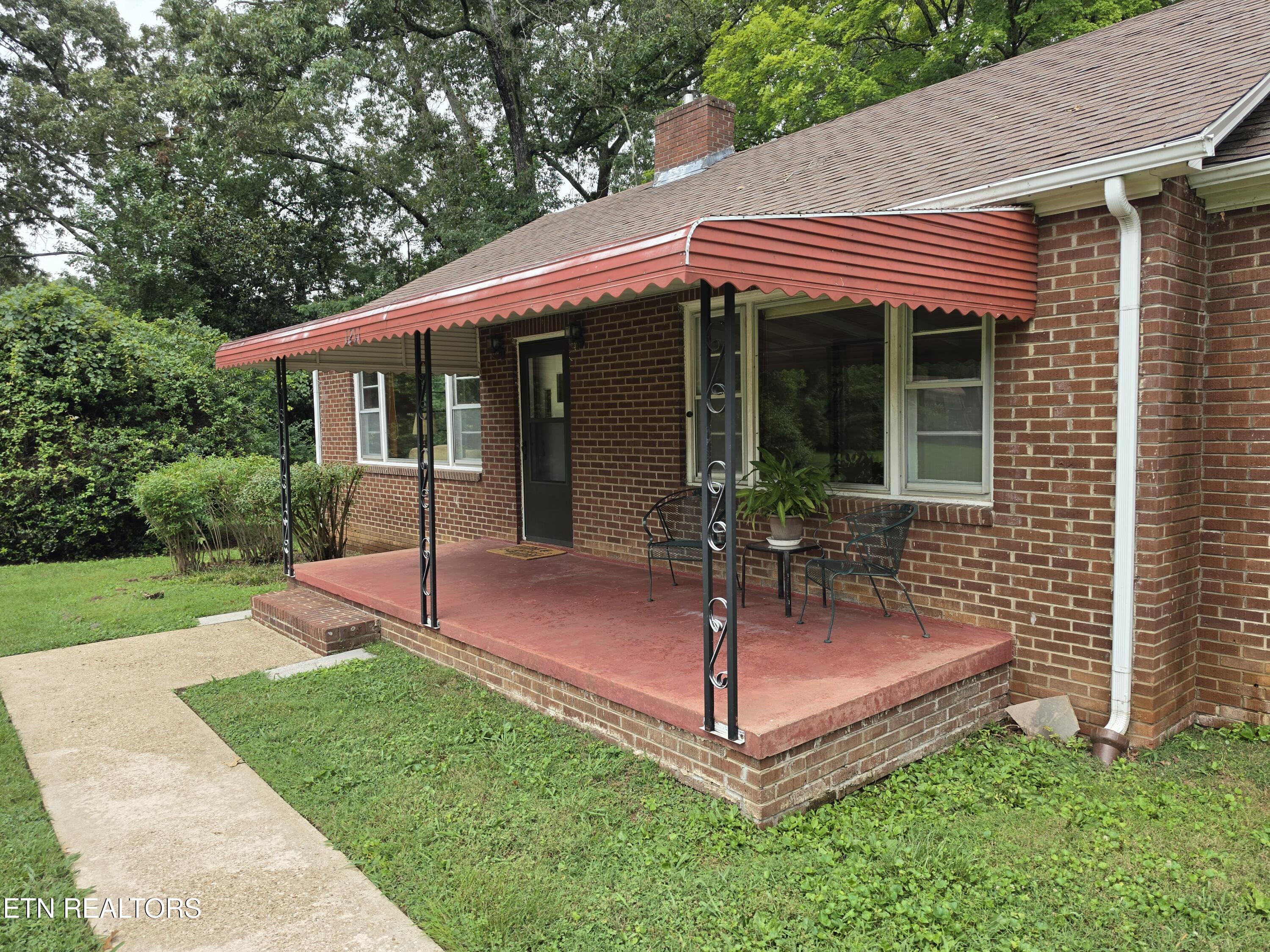 1211 Craig Road Knoxville, TN 37919 - Photo 5 of 42 Front Porch