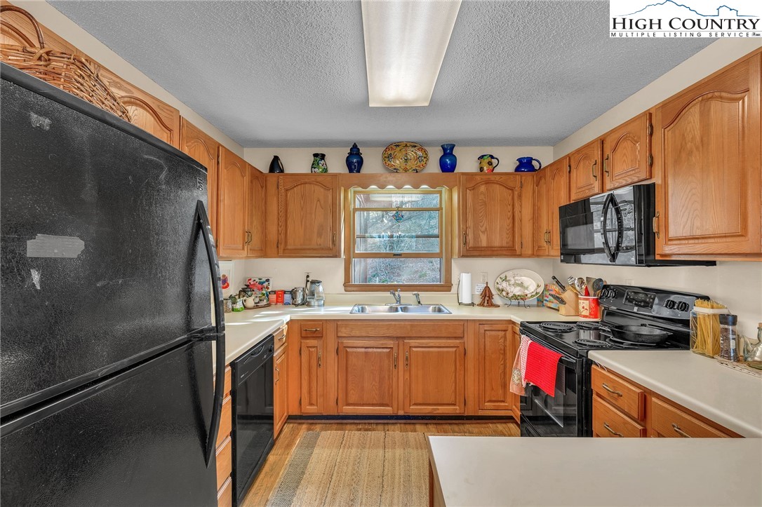 156 Wickham Square, Unit 8 Boone, NC 28607 - Photo 6 of 29