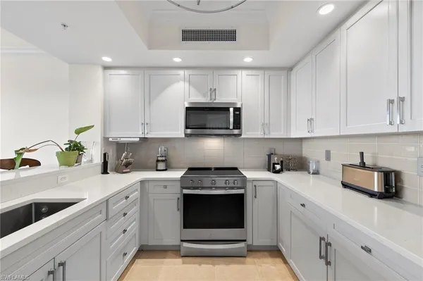 $4,500 | 1065 Borghese Lane, Unit 403, Naples, FL 34114