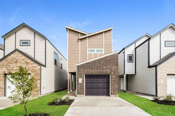 $1,750 | 15304 Estrella Road East, Houston, TX 77073