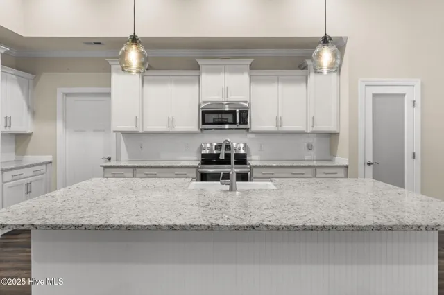 $609,500 | 618 West Craftsman Way, Hampstead, NC 28443