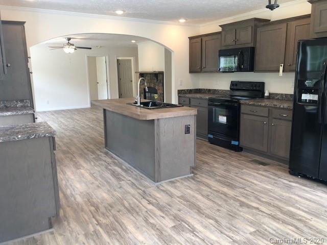 863 Townsend Road, Unit 2 Hendersonville, NC 28792 - Photo 6 of 27