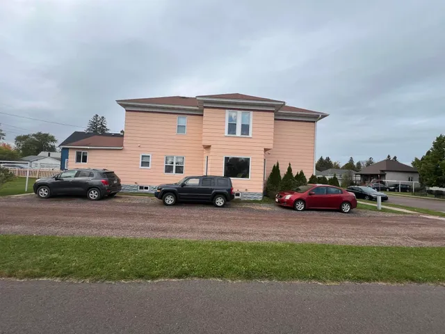 $899 | 423 5th Avenue East, Ashland, WI 54806