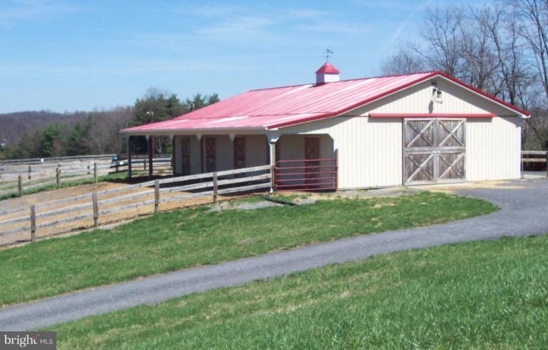 9624 Woodsboro Road Frederick, MD 21701 - Photo 2 of 3 9-stall horse barn