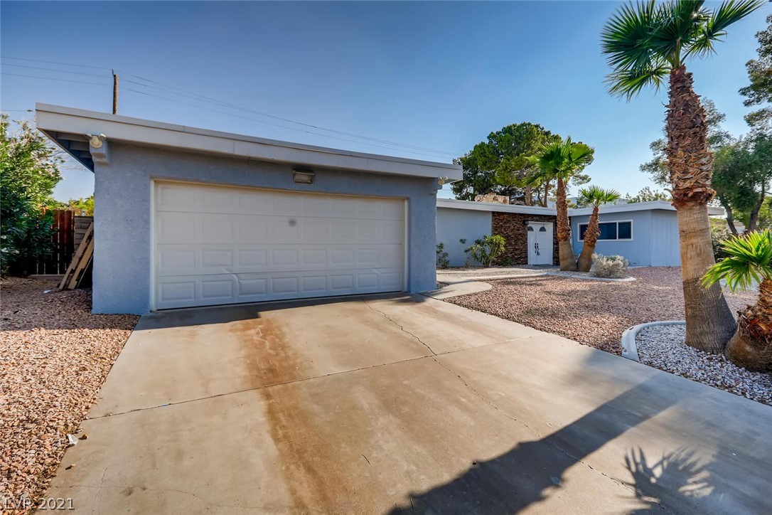 605 East Fairway Road Henderson, NV 89015 - Photo 2 of 50 Gallery Image 2