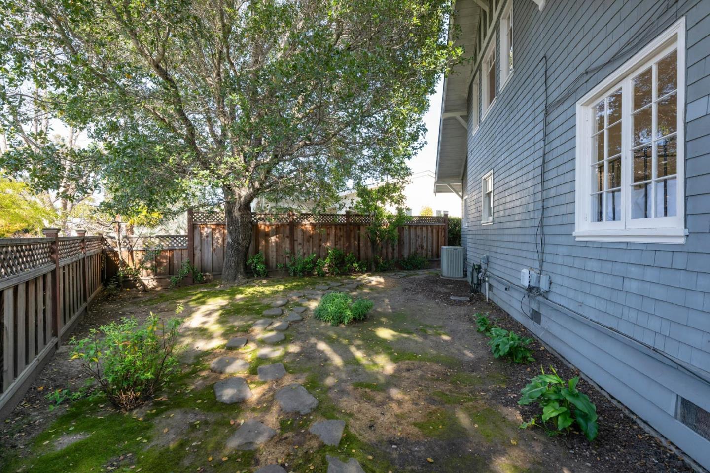 344 Occidental Avenue Burlingame, CA 94010 - Photo 23 of 27 a backyard of a house with lots of green space