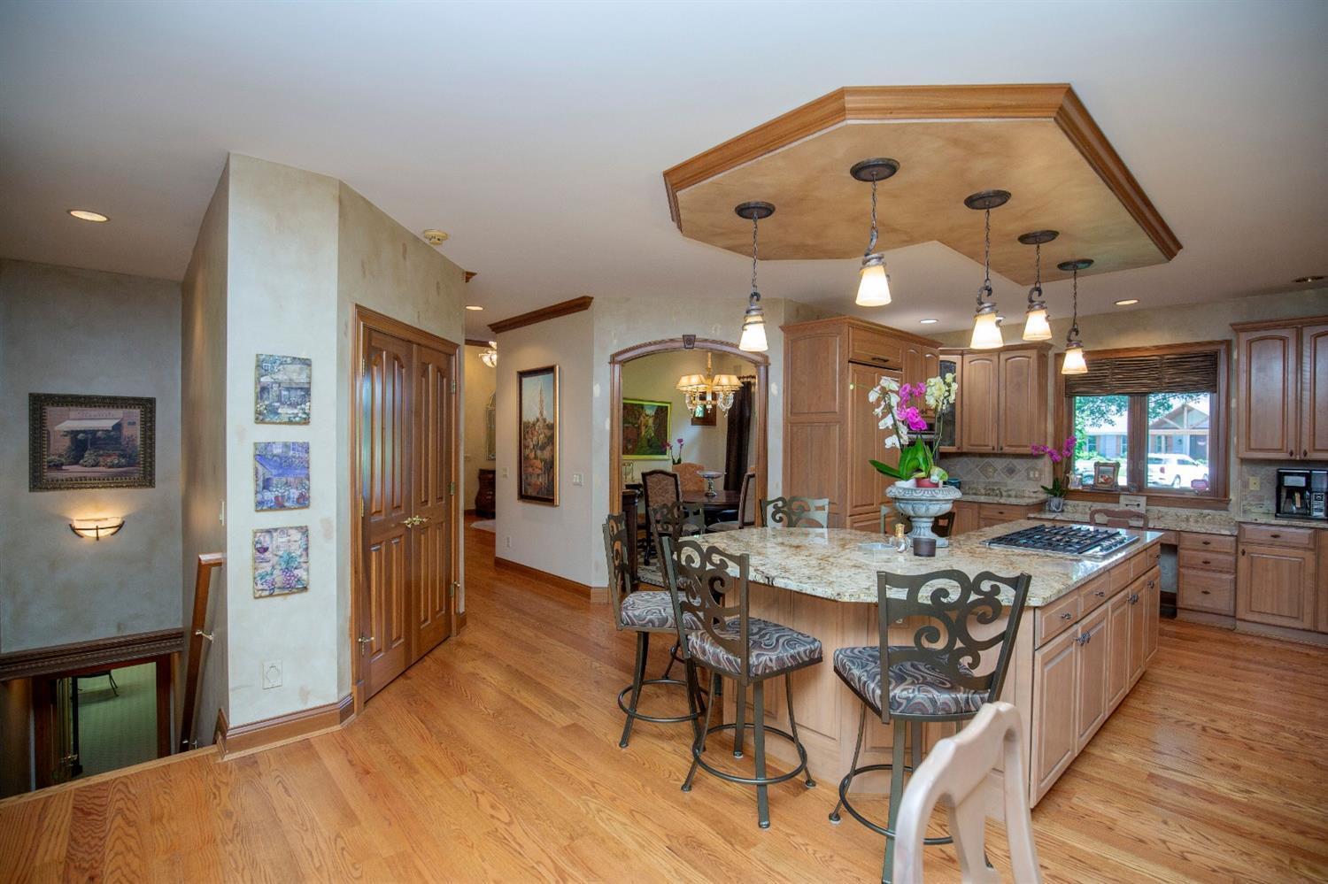 5585 Boomer Road Cincinnati, OH 45247 - Photo 12 of 50