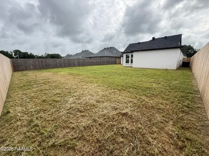 $389,860 | 104 Fountain Mdw Drive, Broussard, LA 70518