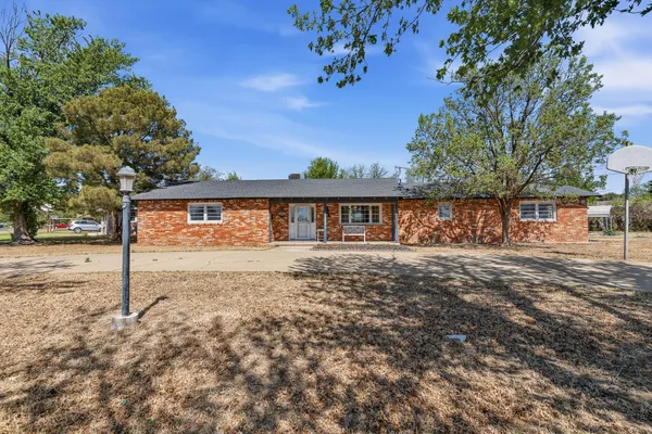 $249,500 | 700 West Cleveland Street, Dimmitt, TX 79027