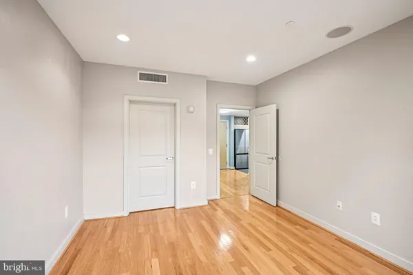 $259,900 | 111 South 15th Street, Unit 2008, Philadelphia, PA 19102