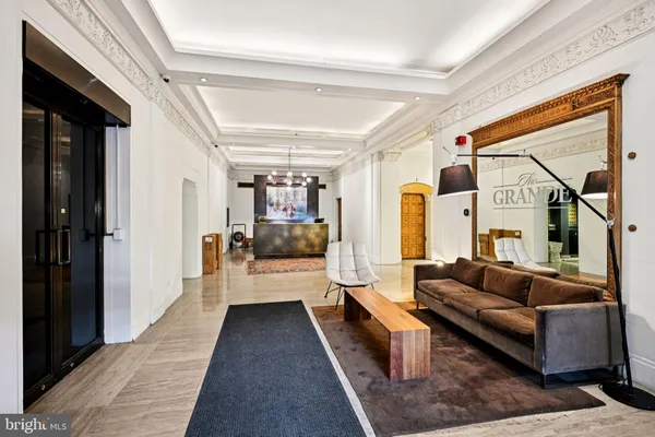$259,900 | 111 South 15th Street, Unit 2008, Philadelphia, PA 19102