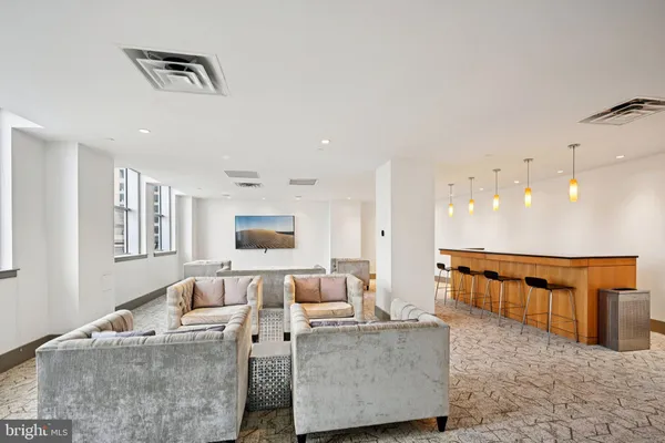 $259,900 | 111 South 15th Street, Unit 2008, Philadelphia, PA 19102