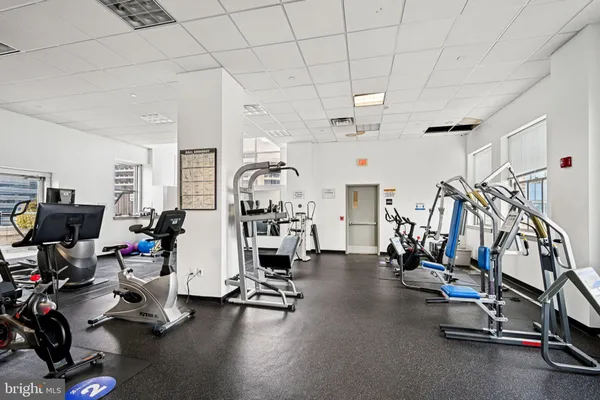 $259,900 | 111 South 15th Street, Unit 2008, Philadelphia, PA 19102
