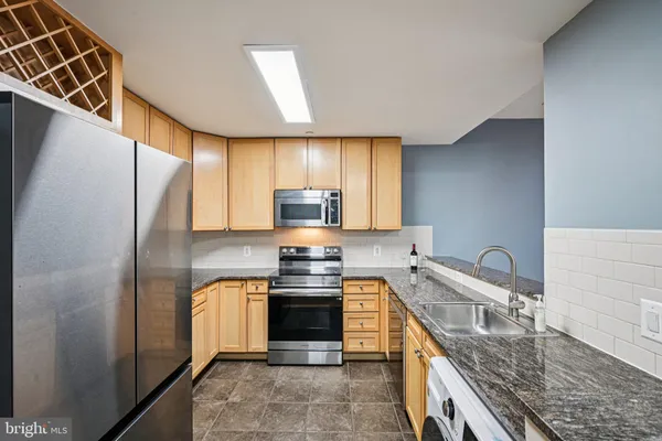 $259,900 | 111 South 15th Street, Unit 2008, Philadelphia, PA 19102