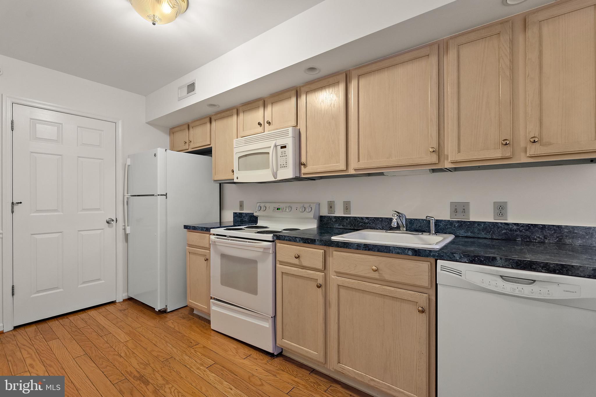 144 Brandon Road Norristown, PA 19403 - Photo 8 of 36 Gallery Image 8