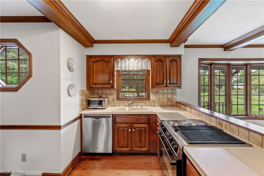 3552 Spring Valley Road Akron, OH 44333 - Photo 9 of 35