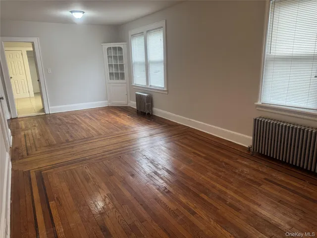 $4,200 | 267 Schenck Avenue, Unit # RIGHT, Great Neck, NY 11021