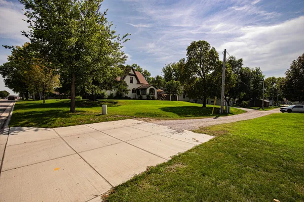 $229,000 | 301 East Depue Avenue, Olivia, MN 56277