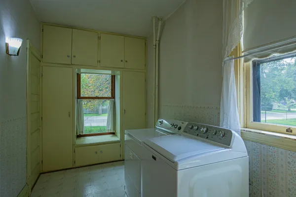 $229,000 | 301 East Depue Avenue, Olivia, MN 56277