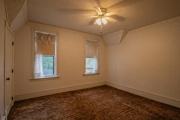 $229,000 | 301 East Depue Avenue, Olivia, MN 56277