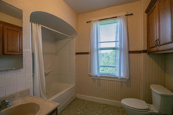 $229,000 | 301 East Depue Avenue, Olivia, MN 56277