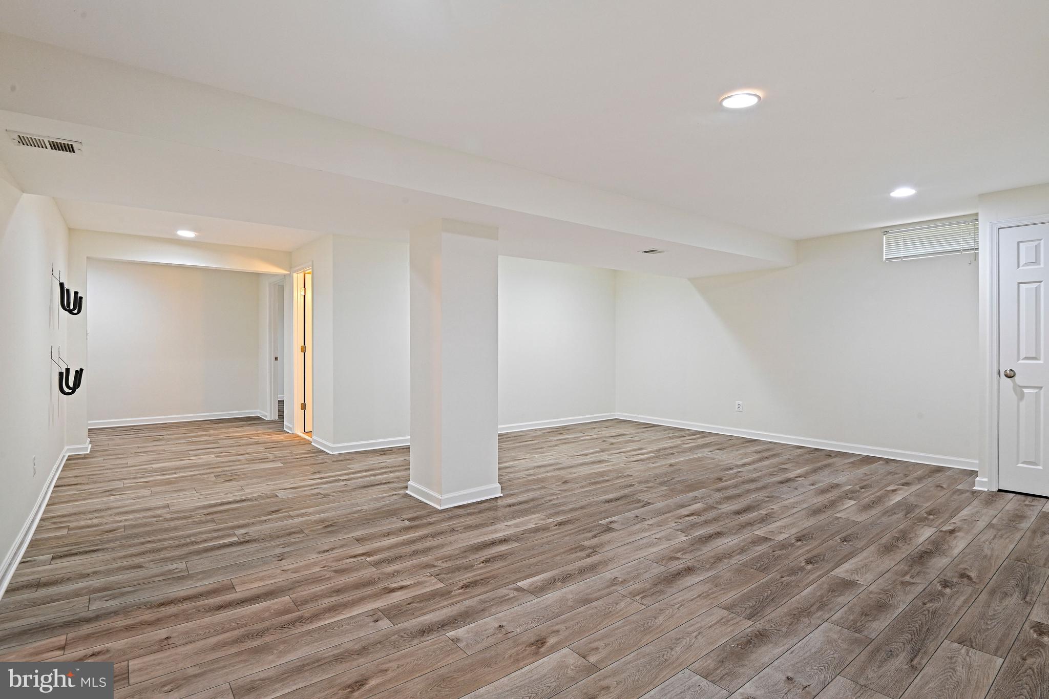 9733 Hidden Valley Road Vienna, VA 22181 - Photo 53 of 70