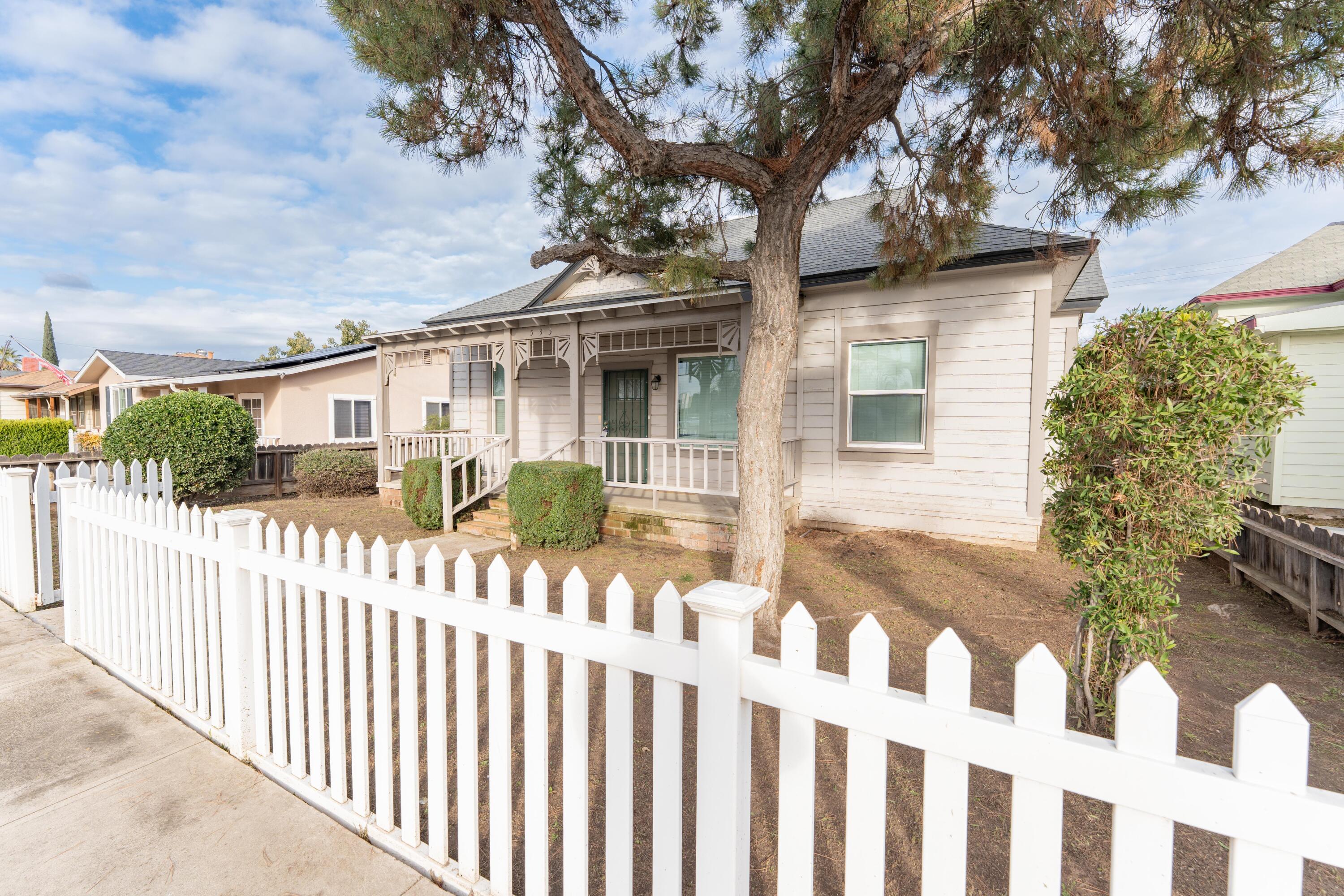 533 South Kaweah Avenue Exeter, CA 93221 - Photo 3 of 39