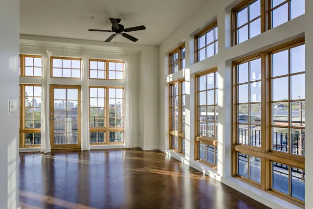 $3,100 | 2235 East 6th Street, Unit 314, Austin, TX 78702