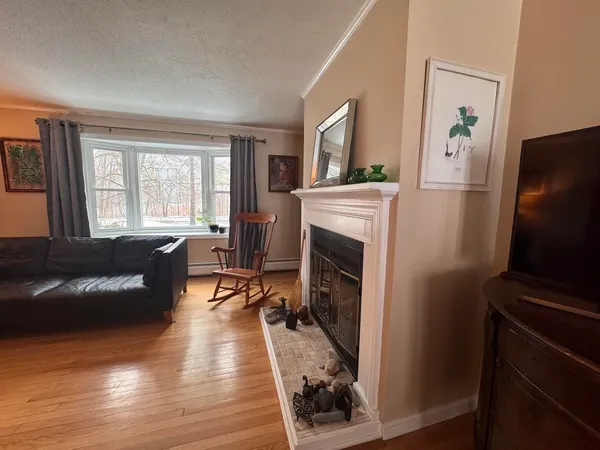 $300,000 | 43 Base Hill Road, Keene, NH 03431