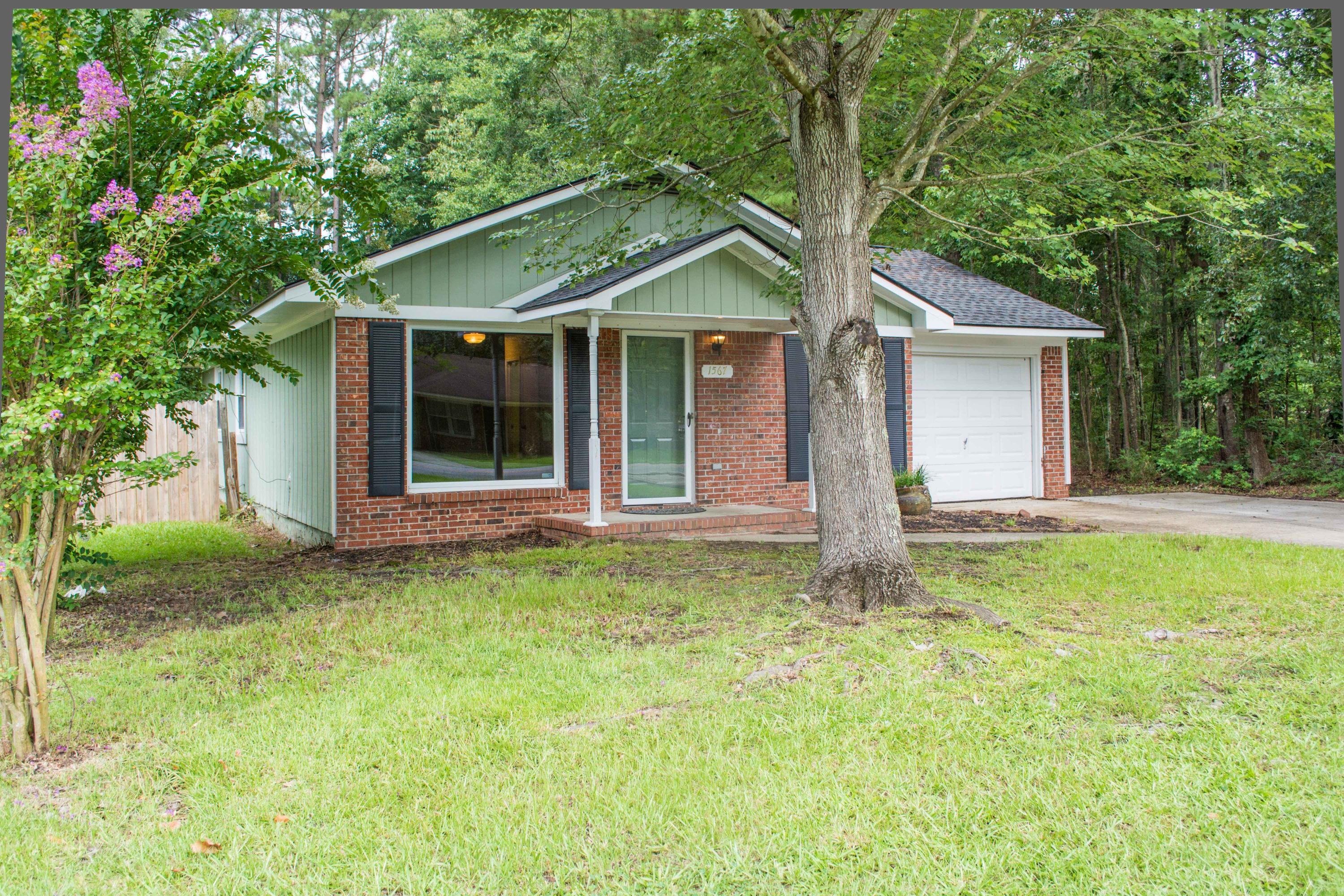 1567 Royle Road Summerville, SC 29486 - Photo 3 of 14 Front3