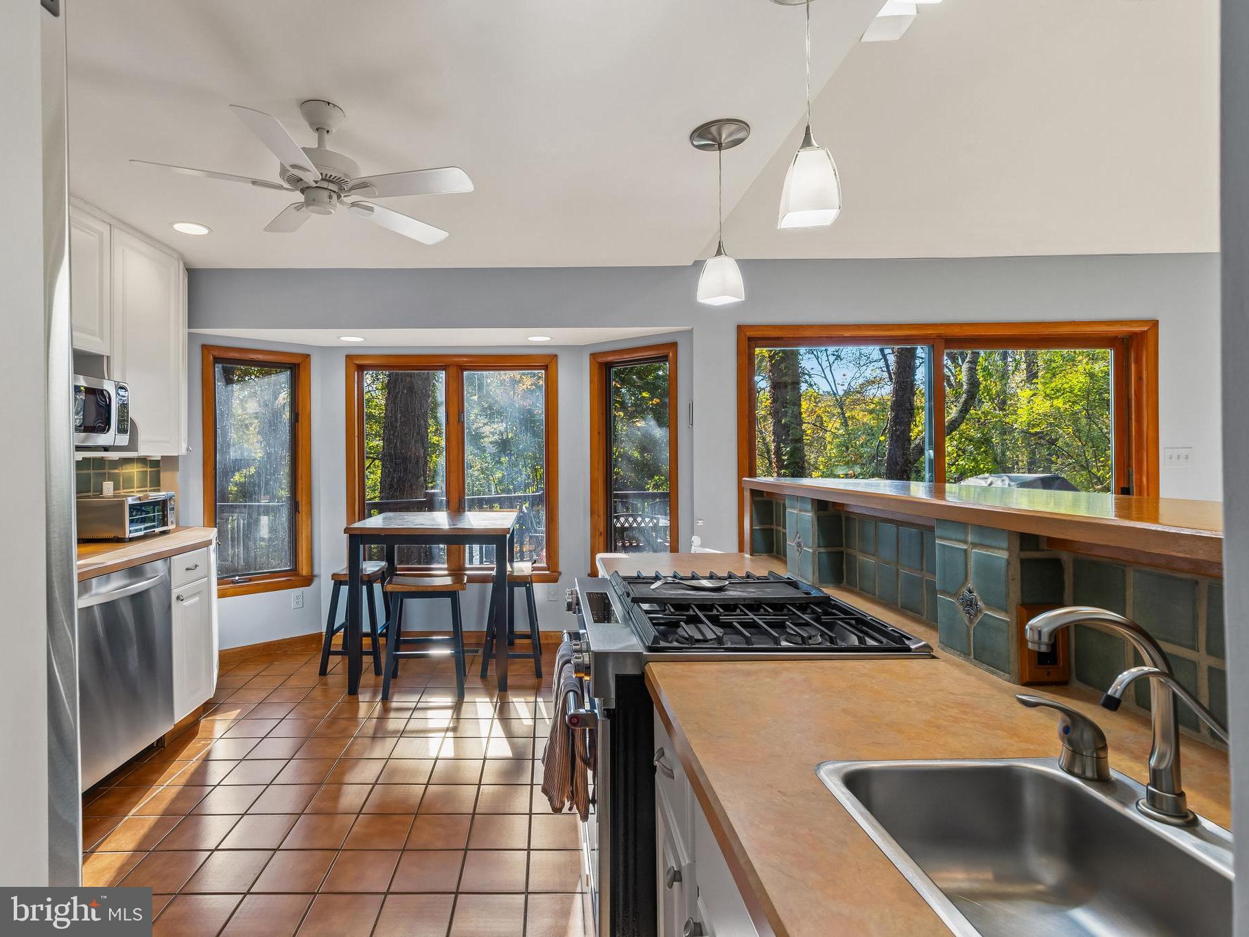 319 Epping Way Annapolis, MD 21401 - Photo 13 of 45 Lots of natural light and breakfast nook
