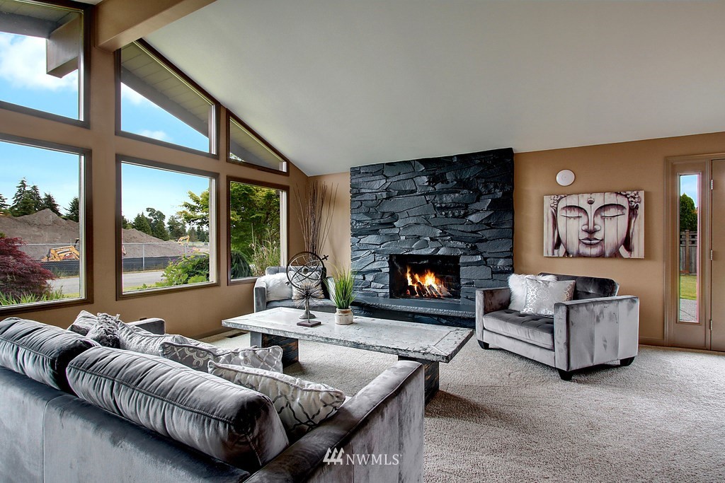 420 Rockefeller Avenue Everett, WA 98201 - Photo 2 of 25 Gallery Image 2