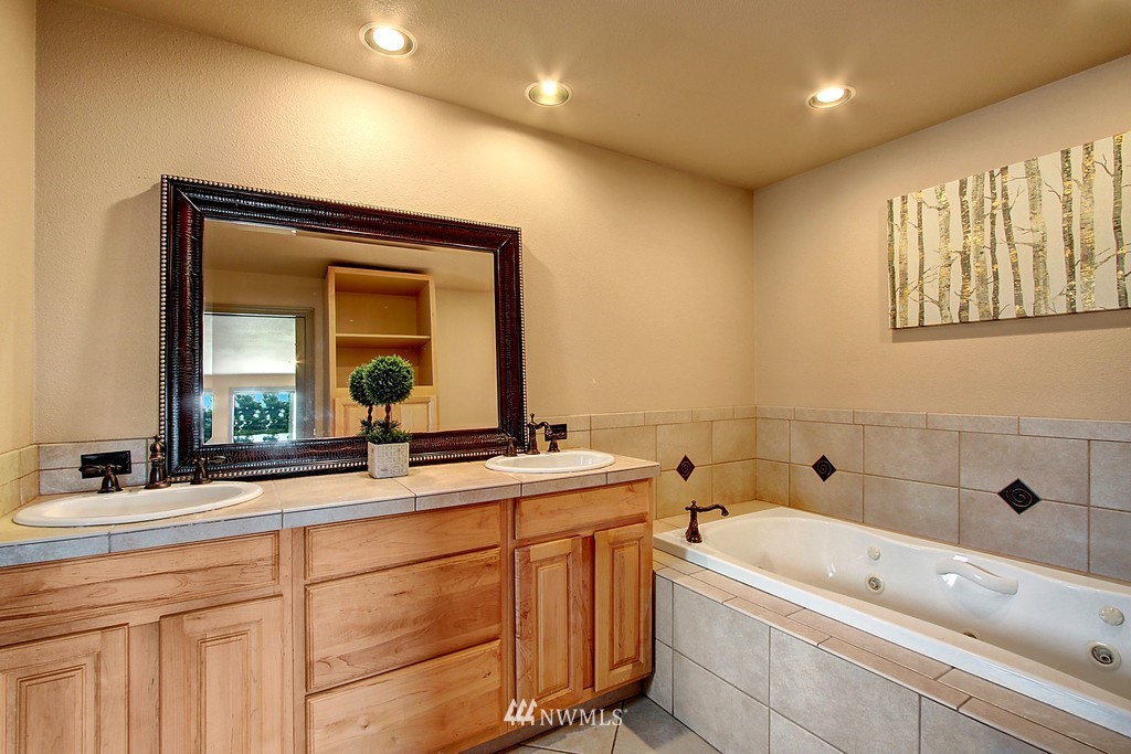 420 Rockefeller Avenue Everett, WA 98201 - Photo 12 of 25 Gallery Image 12