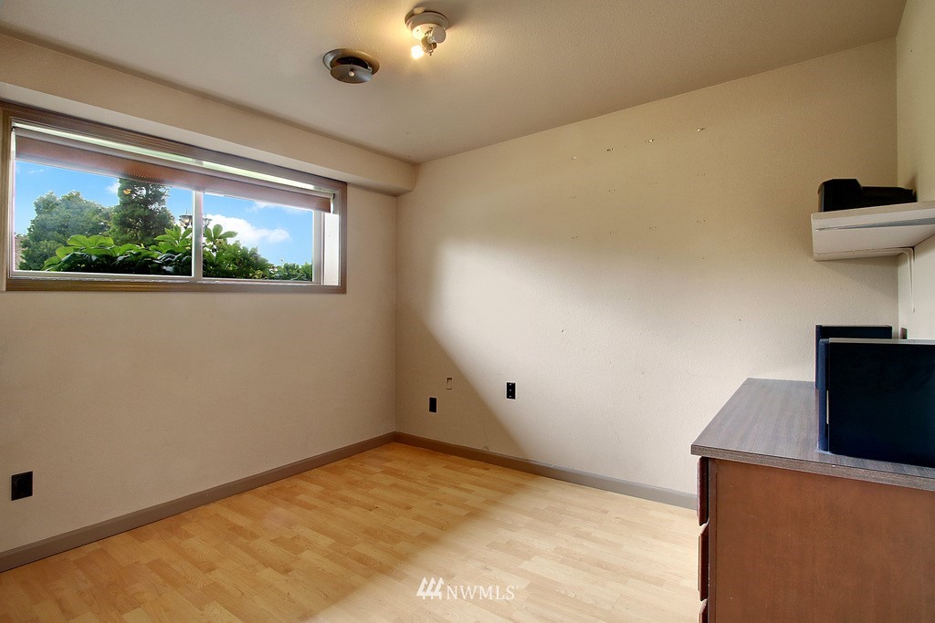 420 Rockefeller Avenue Everett, WA 98201 - Photo 19 of 25 Gallery Image 19
