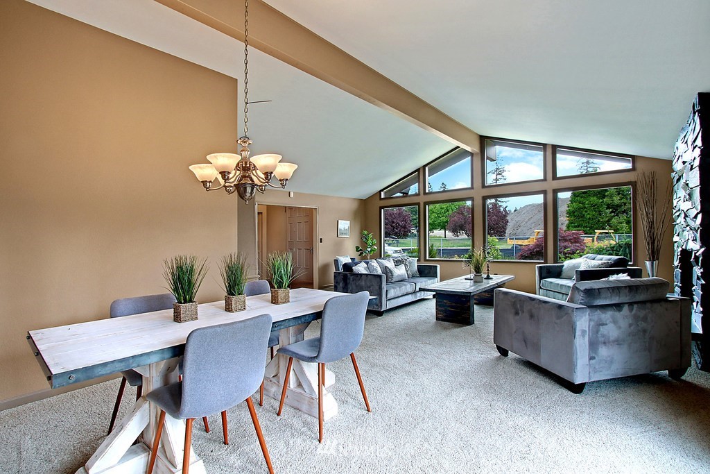 420 Rockefeller Avenue Everett, WA 98201 - Photo 4 of 25 Gallery Image 4