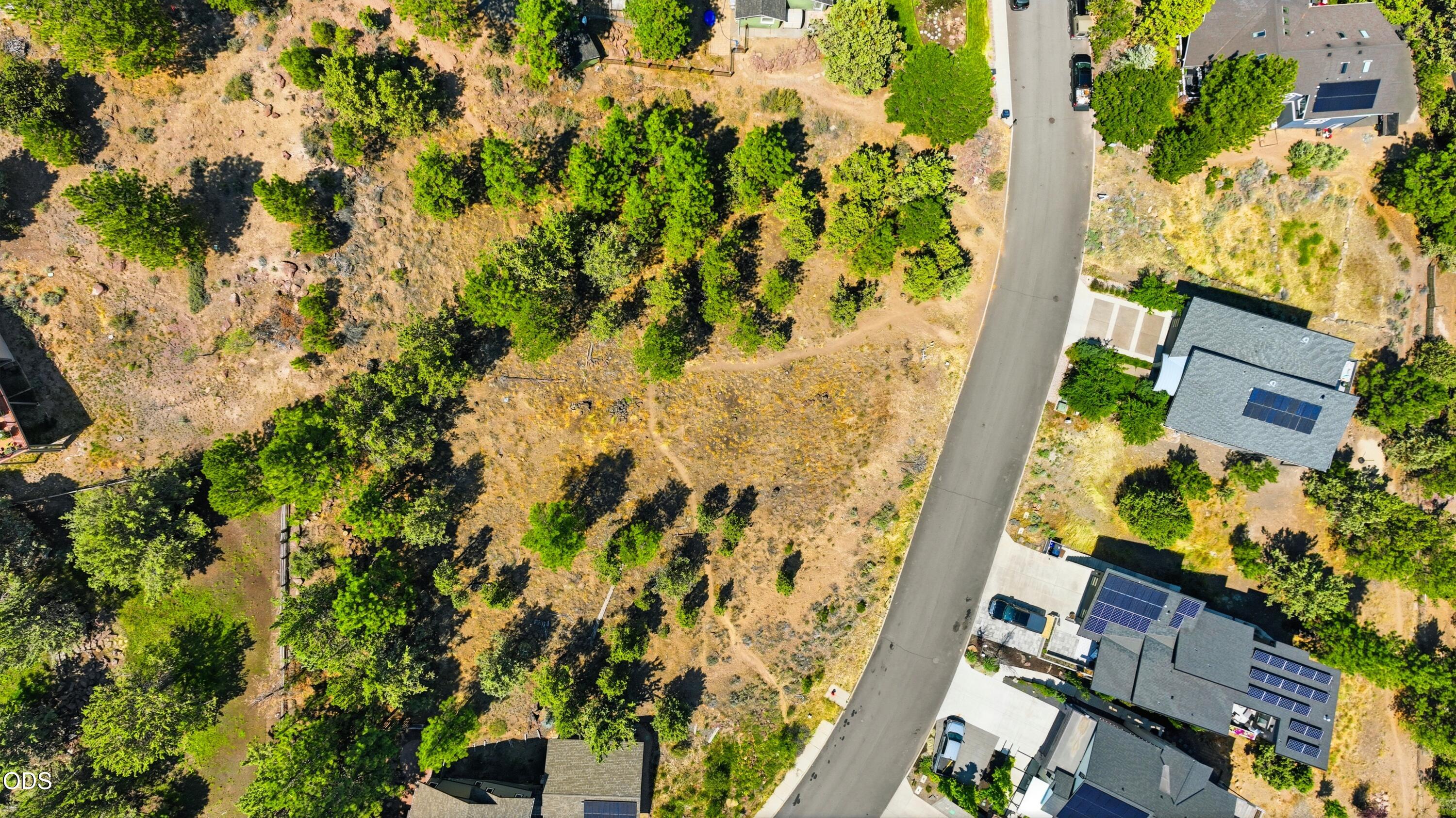 1738 Southwest Troon Avenue Bend, OR 97702 - Photo 3 of 38
