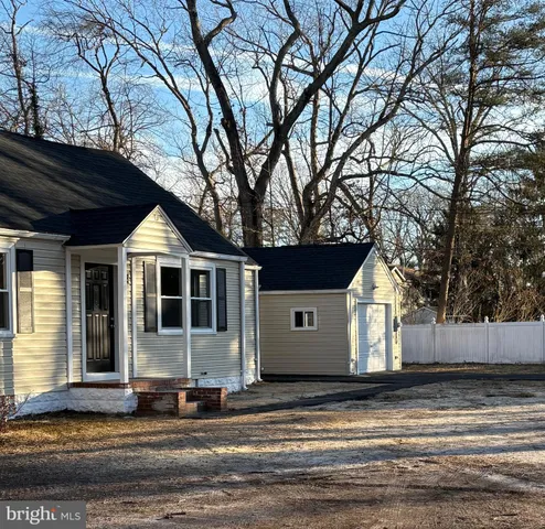 $449,000 | 4 West Lakeshore Drive, Browns Mills, NJ 08015