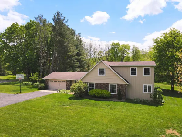 $425,000 | 7151 Cavewood Court, Bloomington, IN 47403