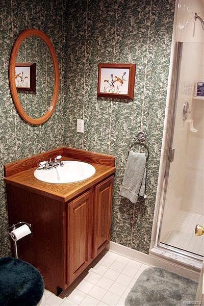 5923 Murfield Drive Rochester, MI 48306 - Photo 18 of 25 Lower Level Bath
