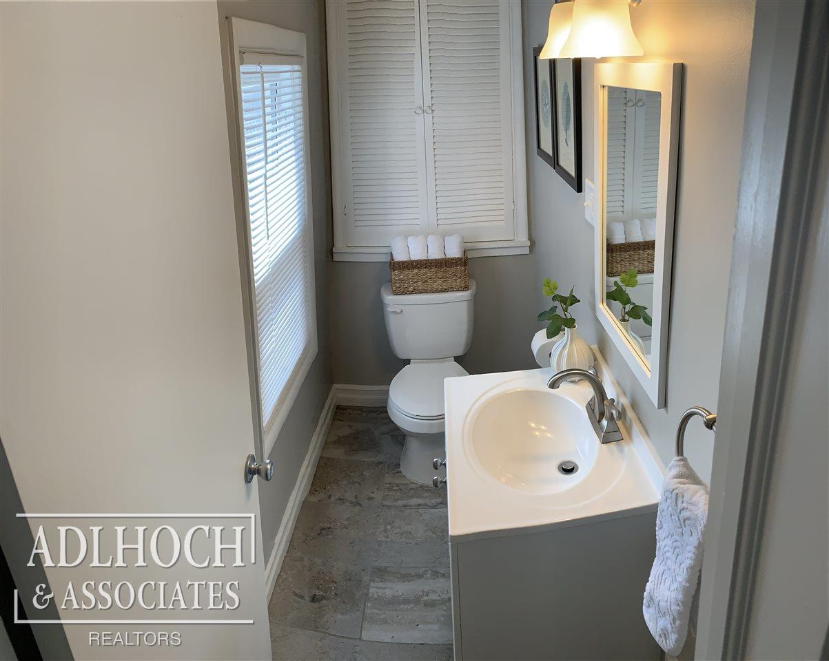 1965 Littlestone Road Grosse Pointe, MI 48236 - Photo 14 of 38 social lavatory