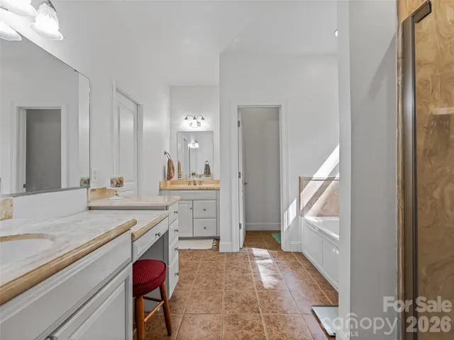 $850,000 | 138 Bridlewood Trail, Mills River, NC 28759