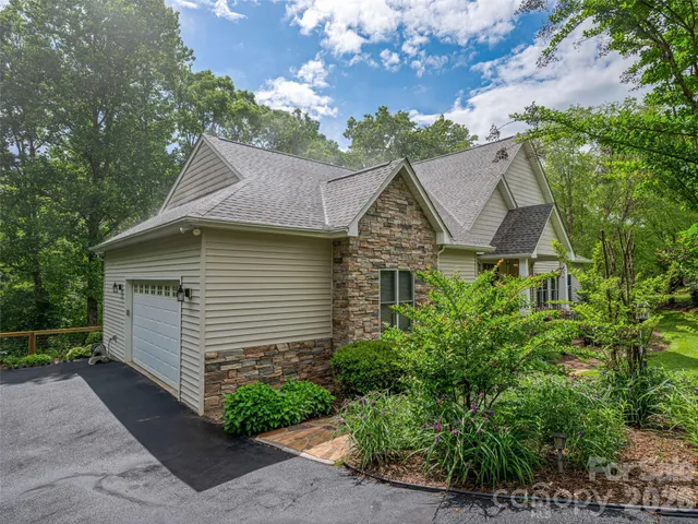 $850,000 | 138 Bridlewood Trail, Mills River, NC 28759