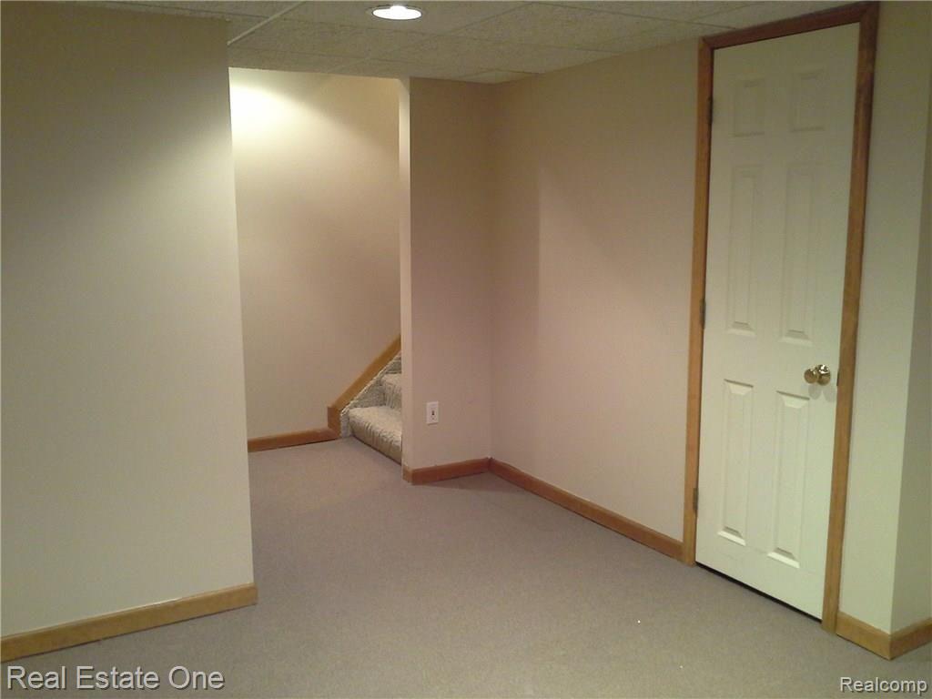 2577 South Commerce Road, Unit 11 Wolverine Lake, MI 48390 - Photo 37 of 57