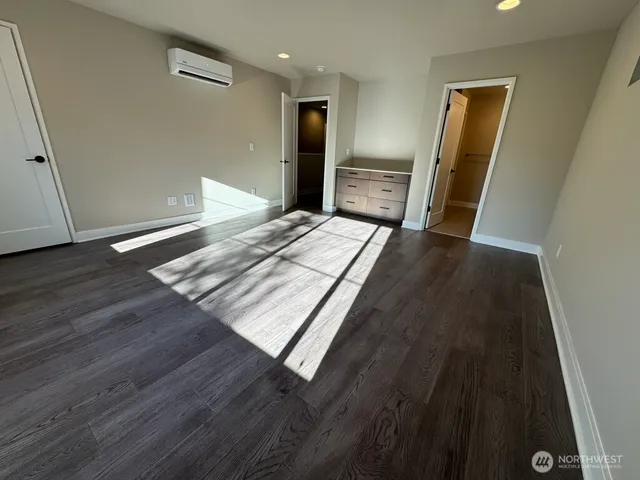 $4,200 | 11403 117th Lane Northeast, Unit 6, Kirkland, WA 98034