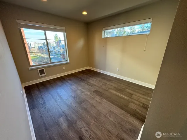 $4,200 | 11403 117th Lane Northeast, Unit 6, Kirkland, WA 98034